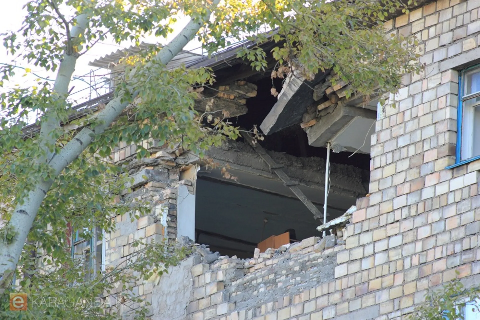 Капитал - В результате взрыва дома в Караганде погибли 3 человека