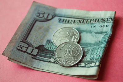 Аналитик: Тенге вернулся под давление