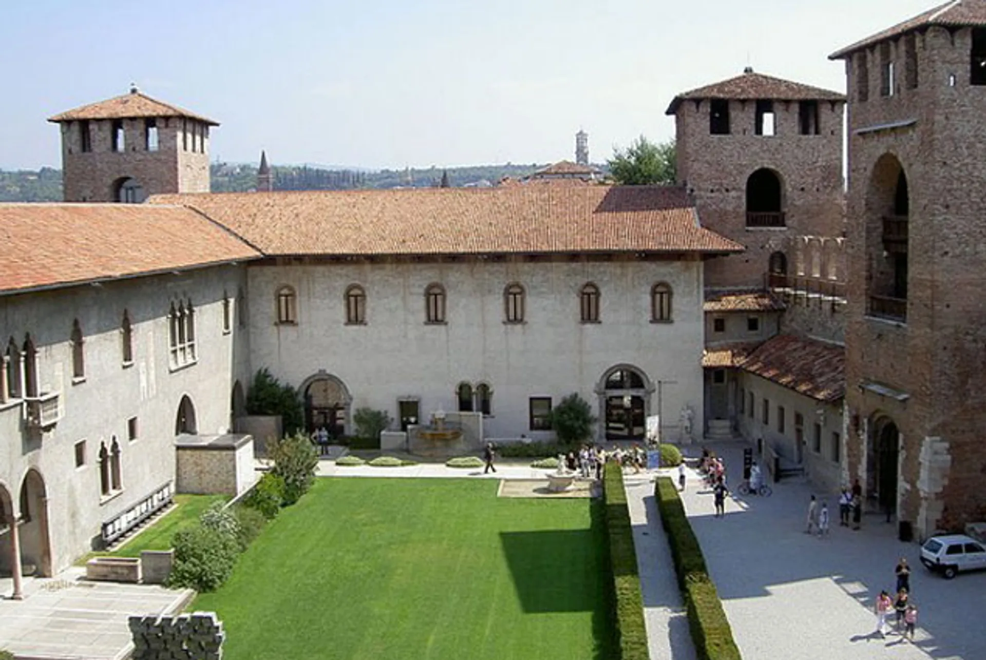 Капитал - Грабители похитили 15 ценных картин из музея Вероны