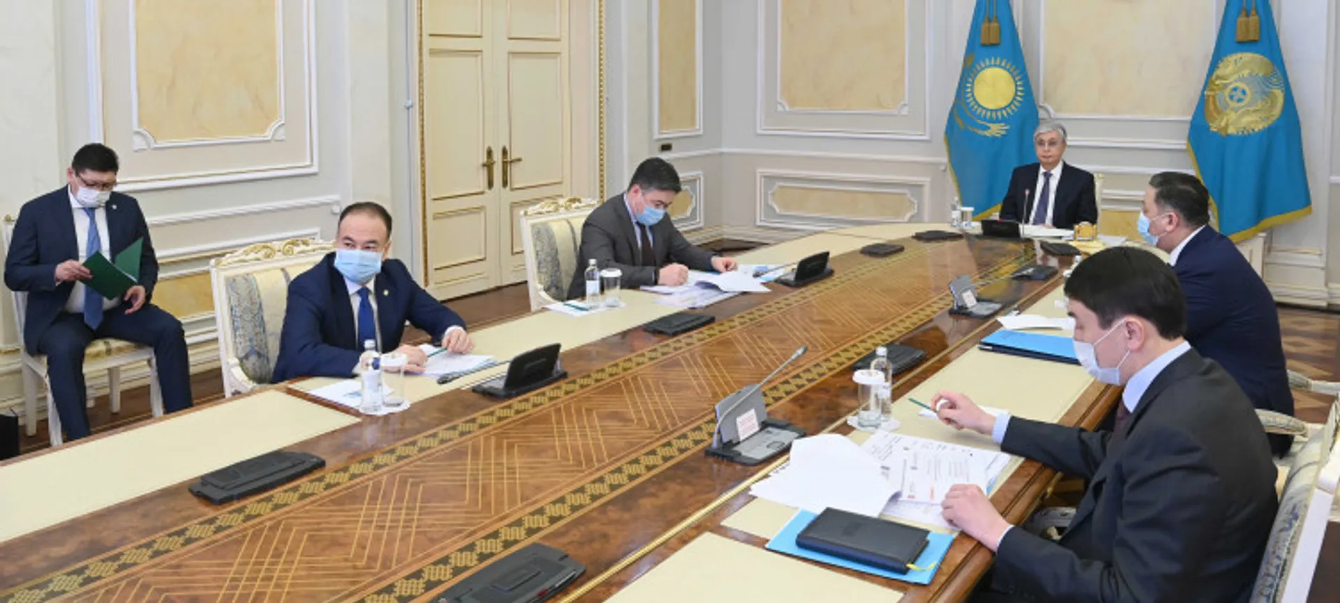 Капитал - Президент поручил окончательно решить проблему незаконного майнинга