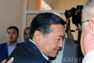 Капитал - Серик Ахметов и еще четыре чиновника должны выплатить более 17 млн тенге