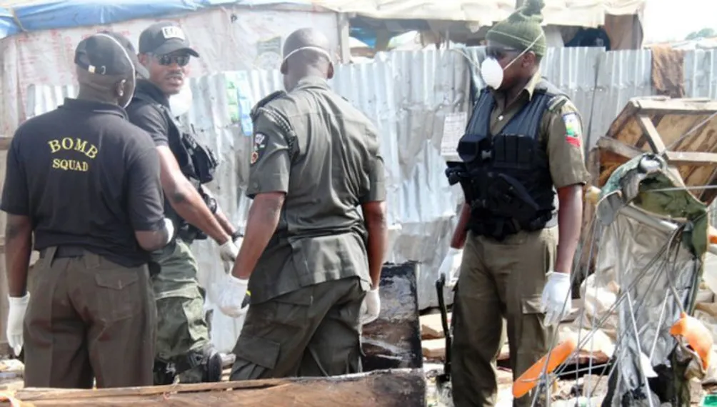 Капитал - В Бангладеш в результате взрывов пострадали более 100 человек