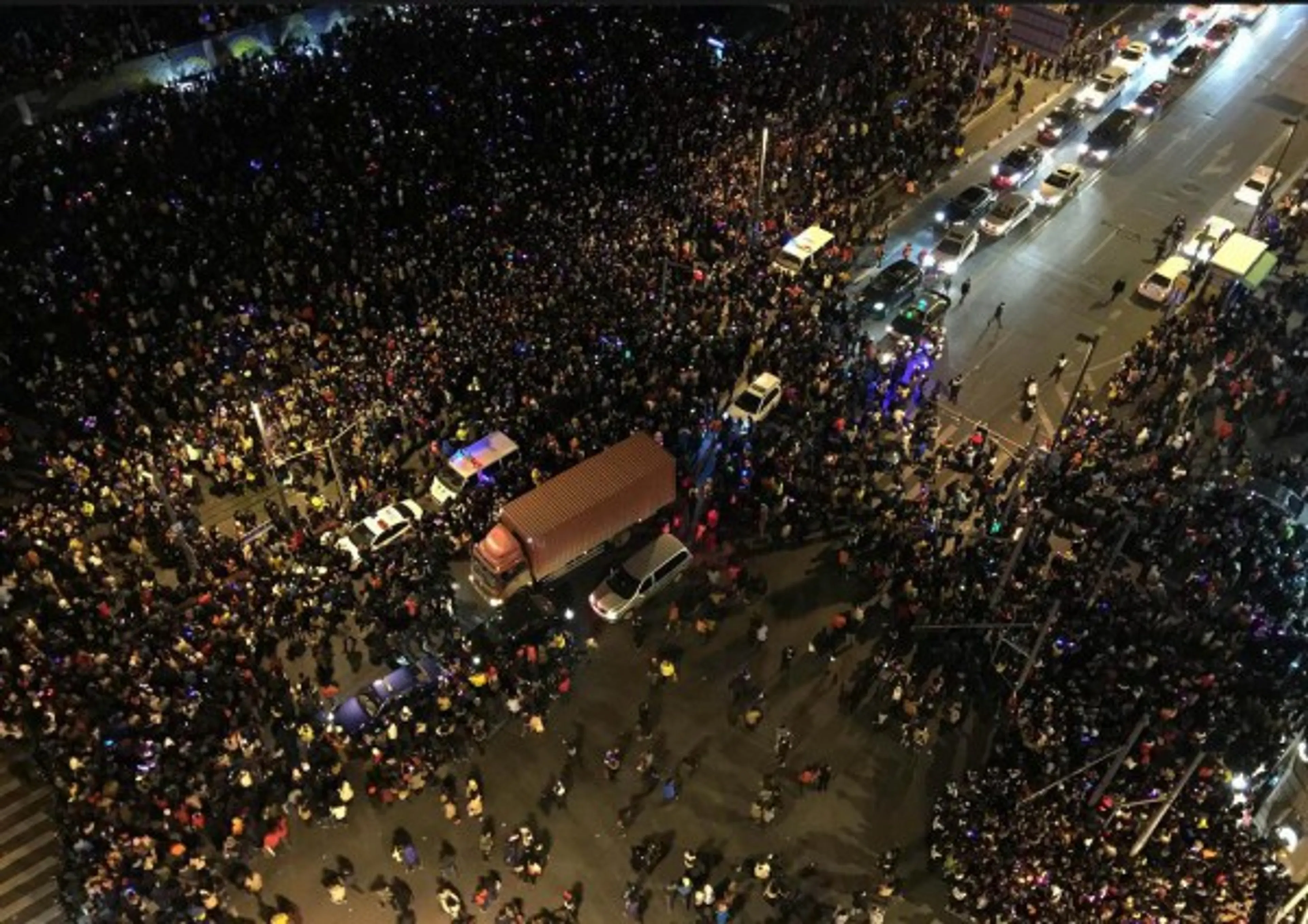 Капитал - В Шанхае в давке погибли 36 человек