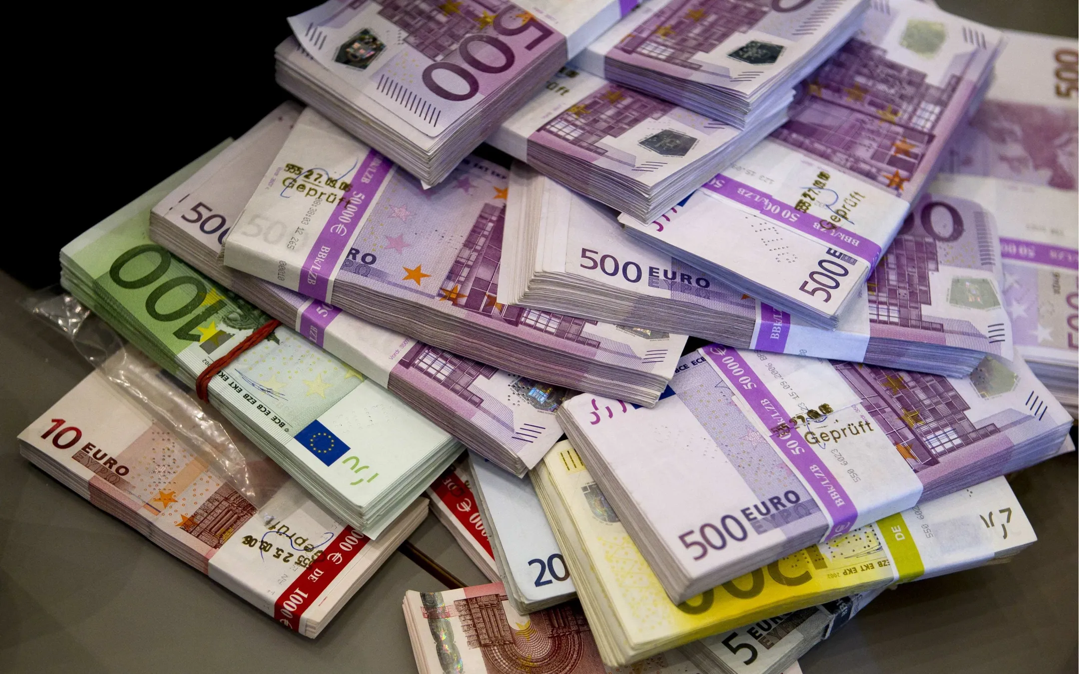 Мошенники за год украли из бюджета ЕС почти 1 млрд евро - Image Kapital.kz