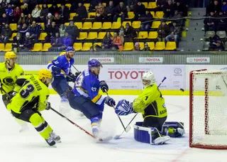 Капитал - Казахстанское противостояние в ВХЛ завершилось разгромом лидера