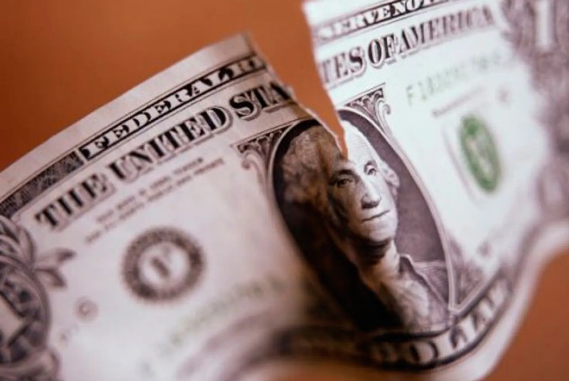 Капитал - Миллиардеры избавляются от акций компаний США