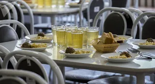 Капитал - Школьники Астаны смогут расплачиваться в столовых картой Astra Plat