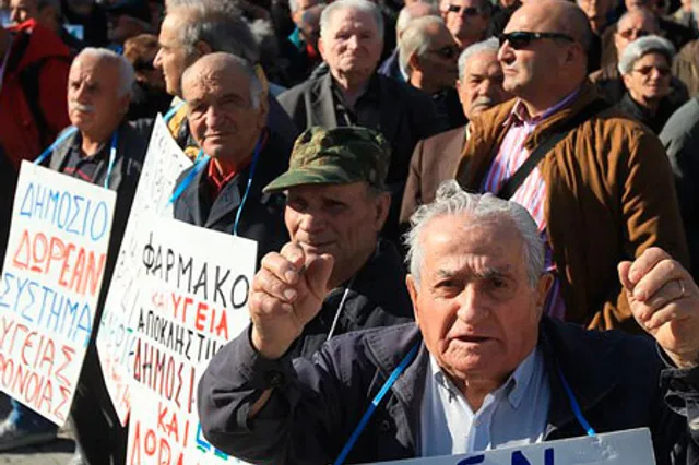 Еще два пакета помощи необходимы Греции