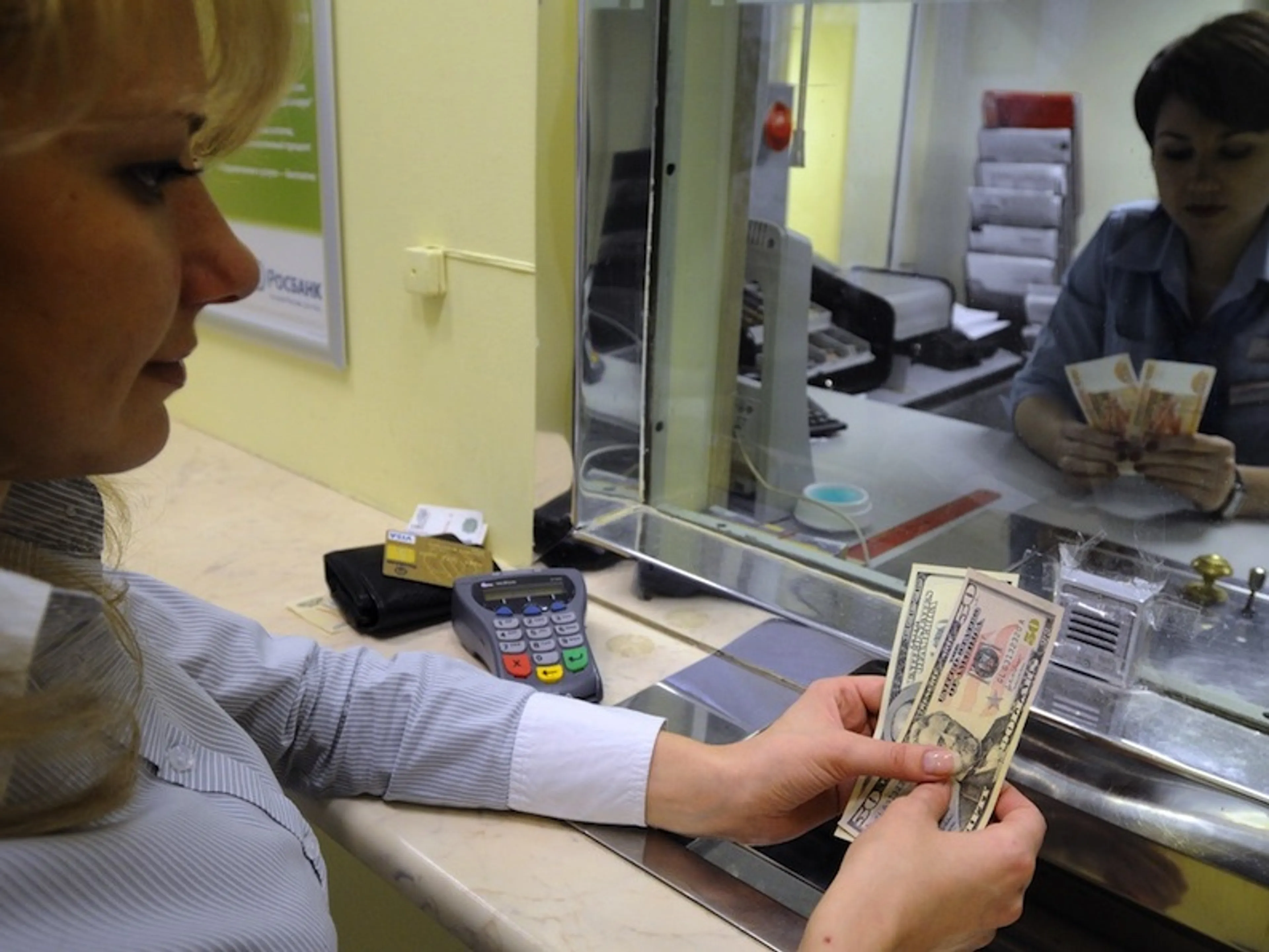 Капитал - В средних банках вклады растут быстрее