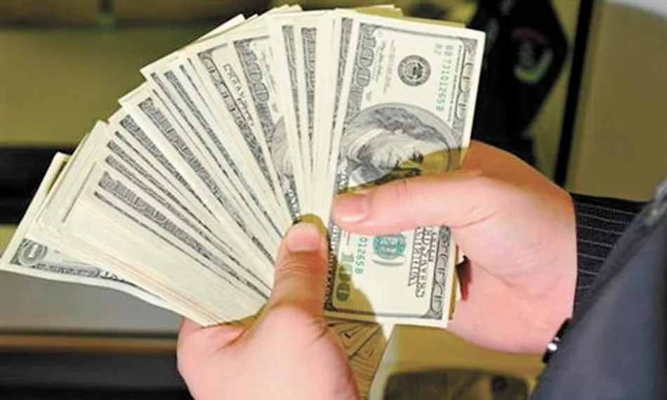Капитал - Cлухи о девальвации тенге привели к скупке доллара