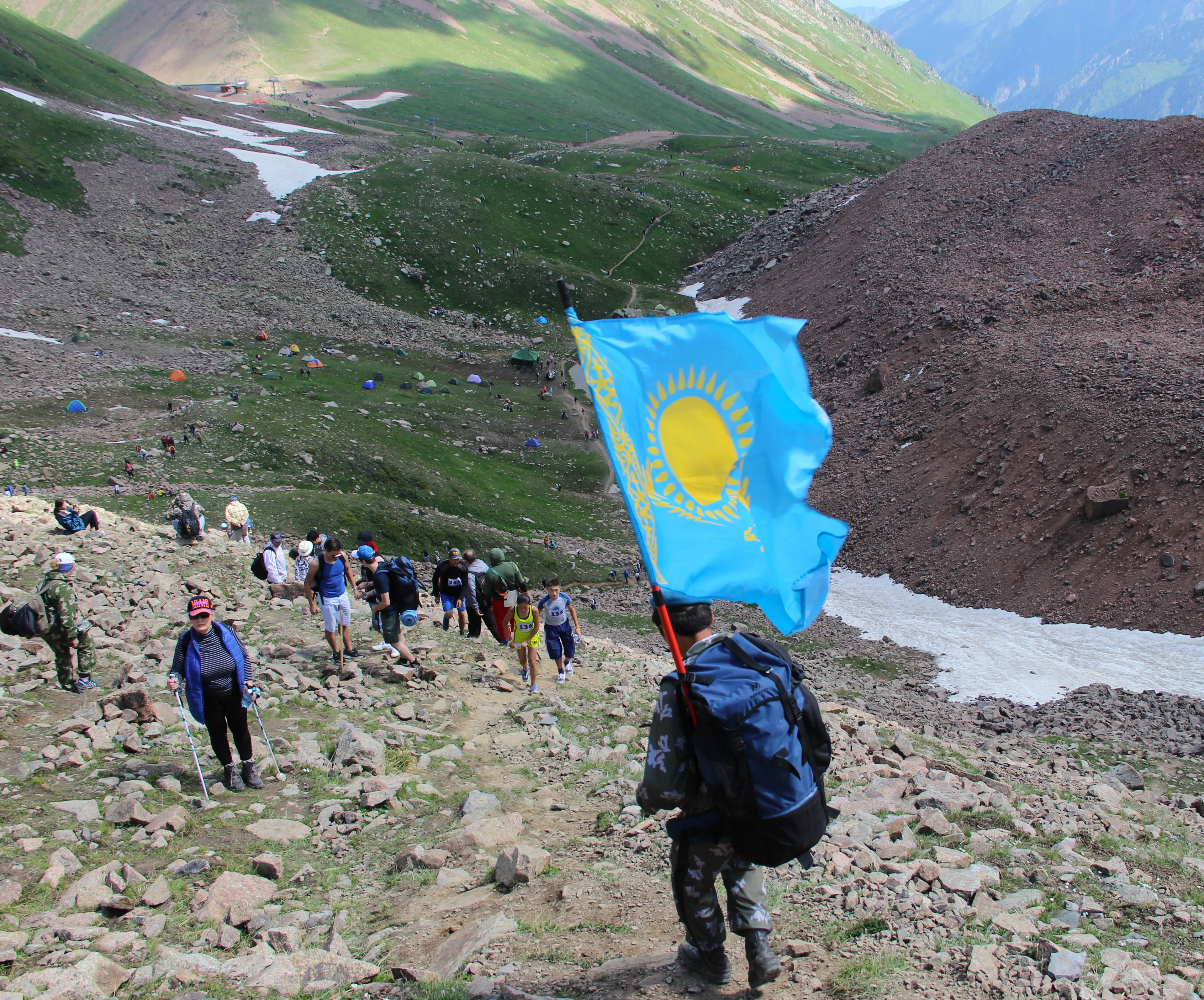 Капитал - Казахстанцы массово покорили пик Нурсултан