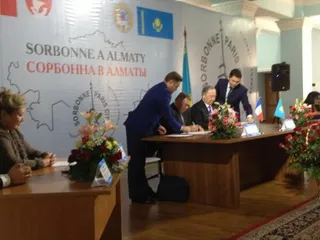 Капитал - В Алматы открылся французский университет Сорбонна