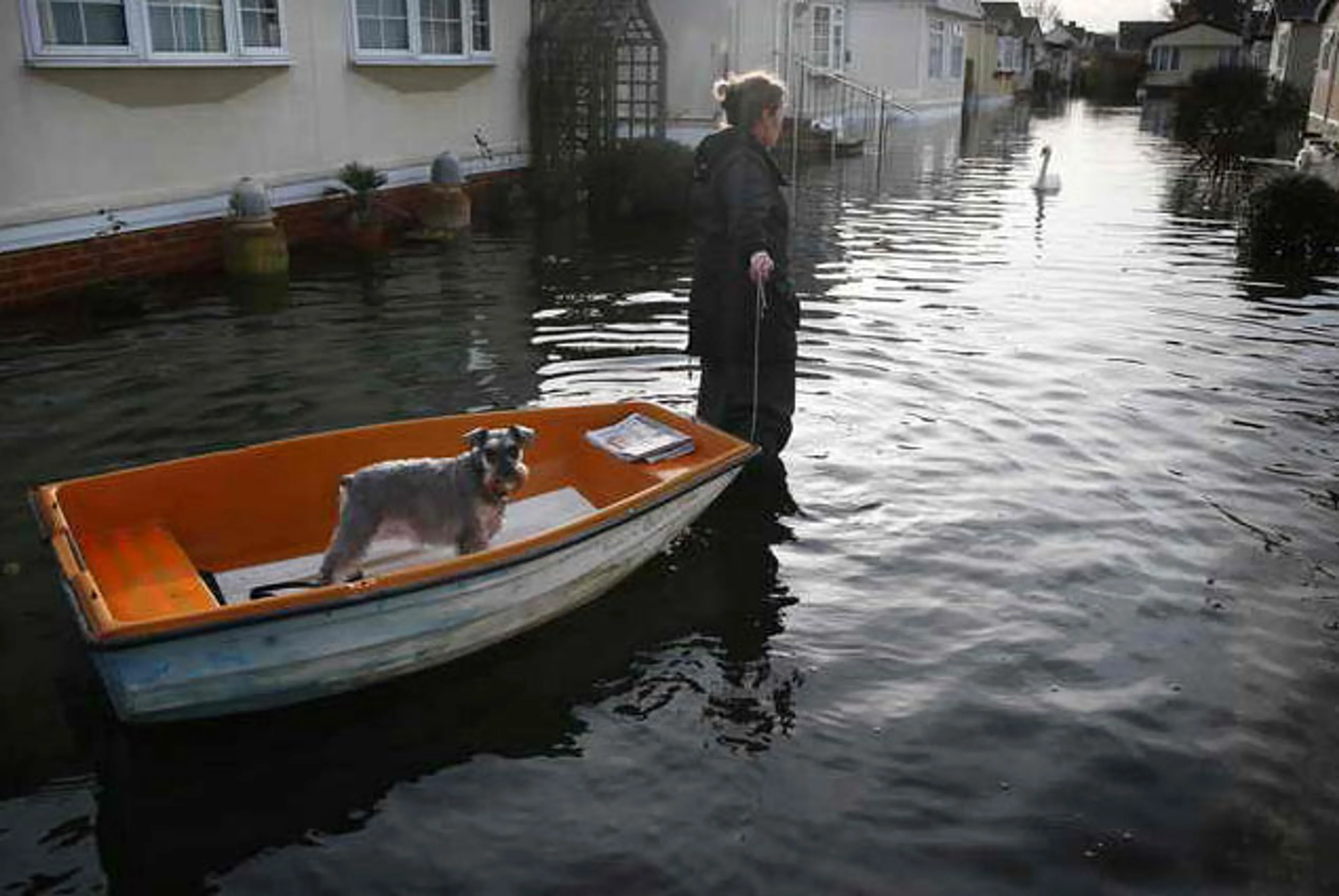 Капитал - Темза затопила пригороды Лондона