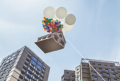 В Алматы запустили летающий дом