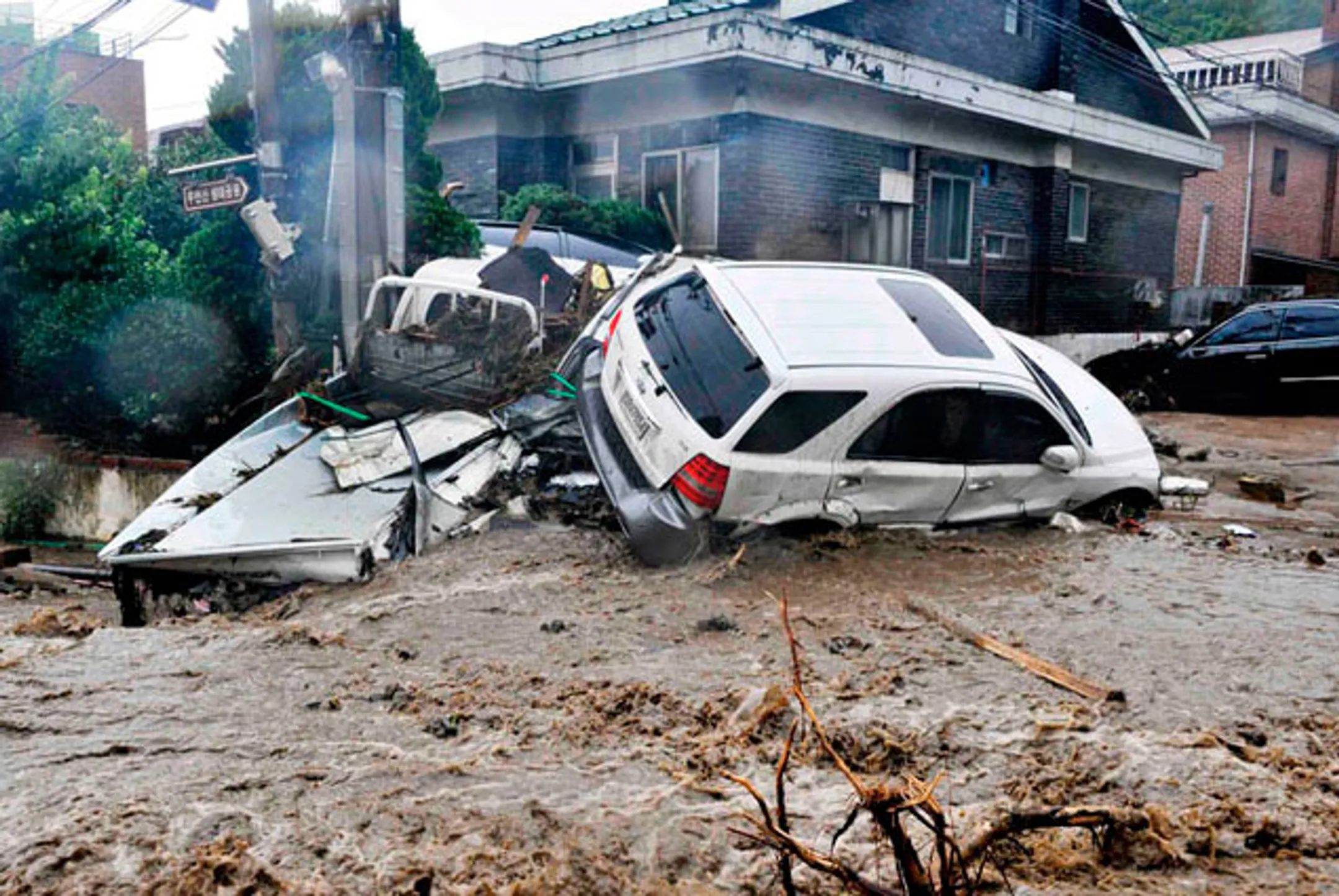 ВБ посчитал потери от стихийных бедствий - Image Kapital.kz