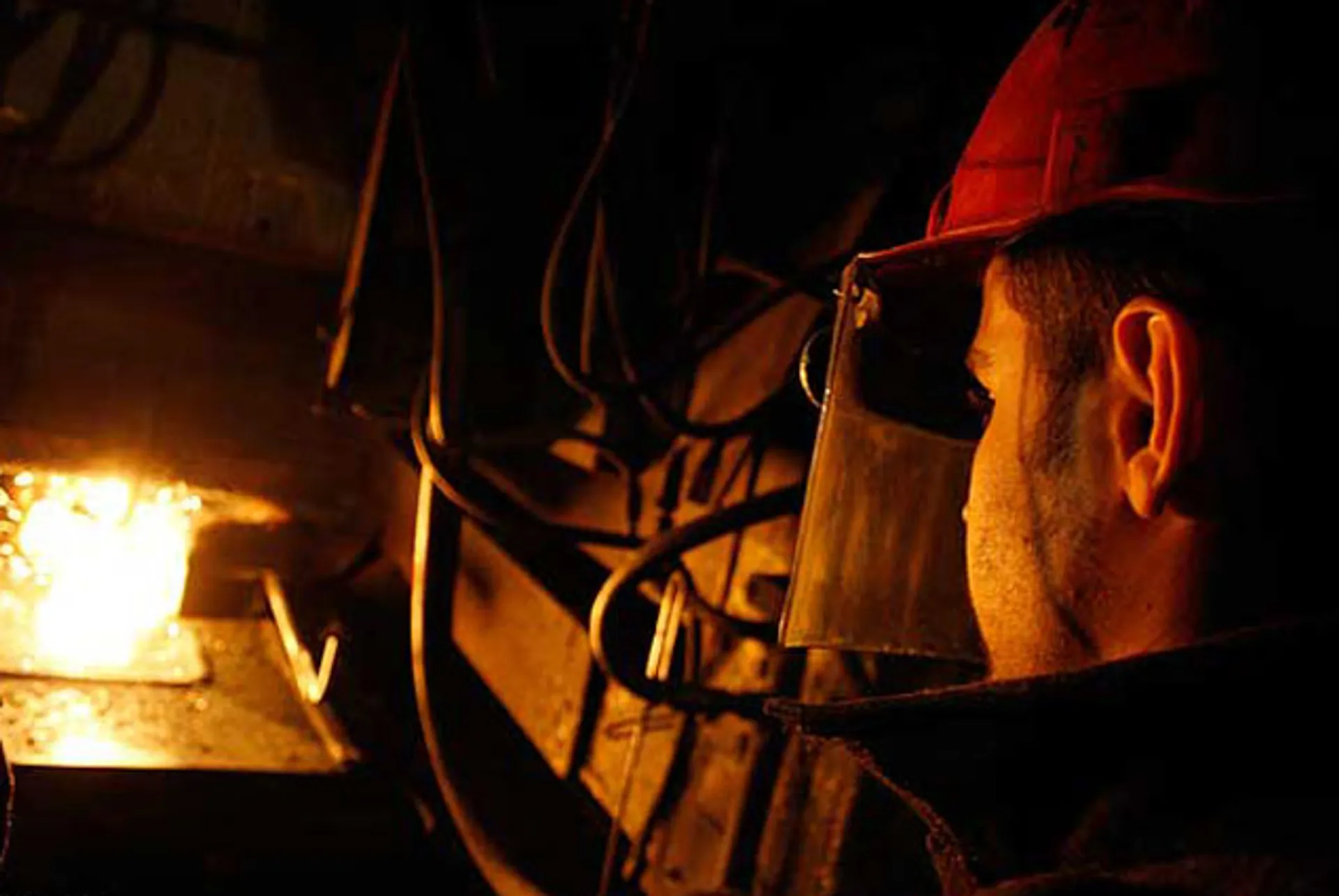 Капитал - Аксуский завод ферросплавов запустил печь