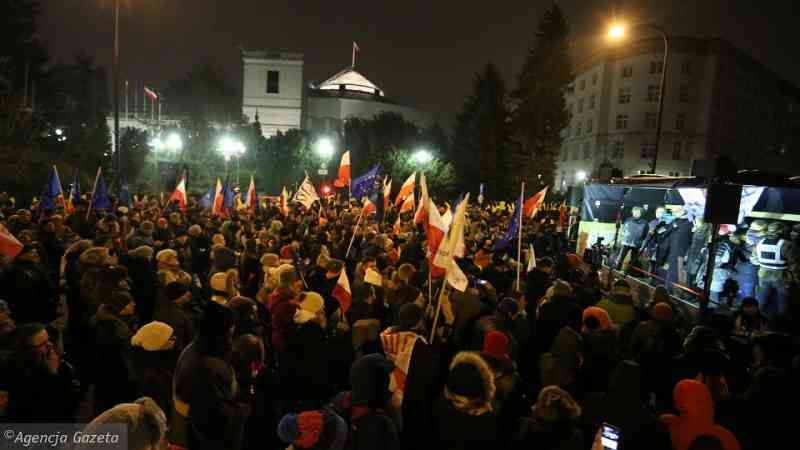 Крупнейший протест в Польше- Kapital.kz