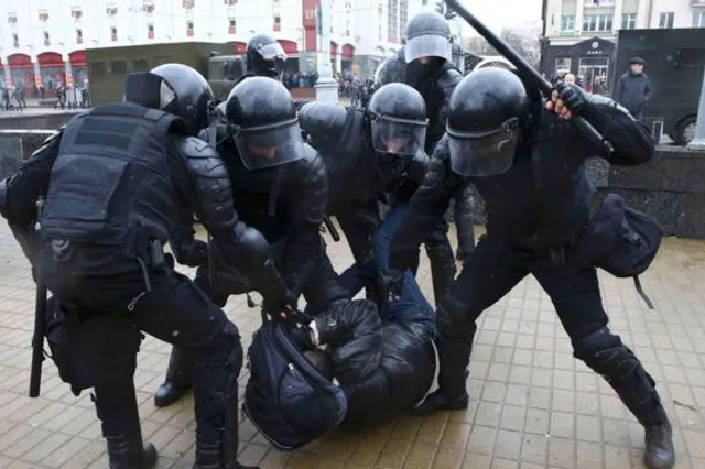 Протесты в День Воли в Минске: сотни задержанных