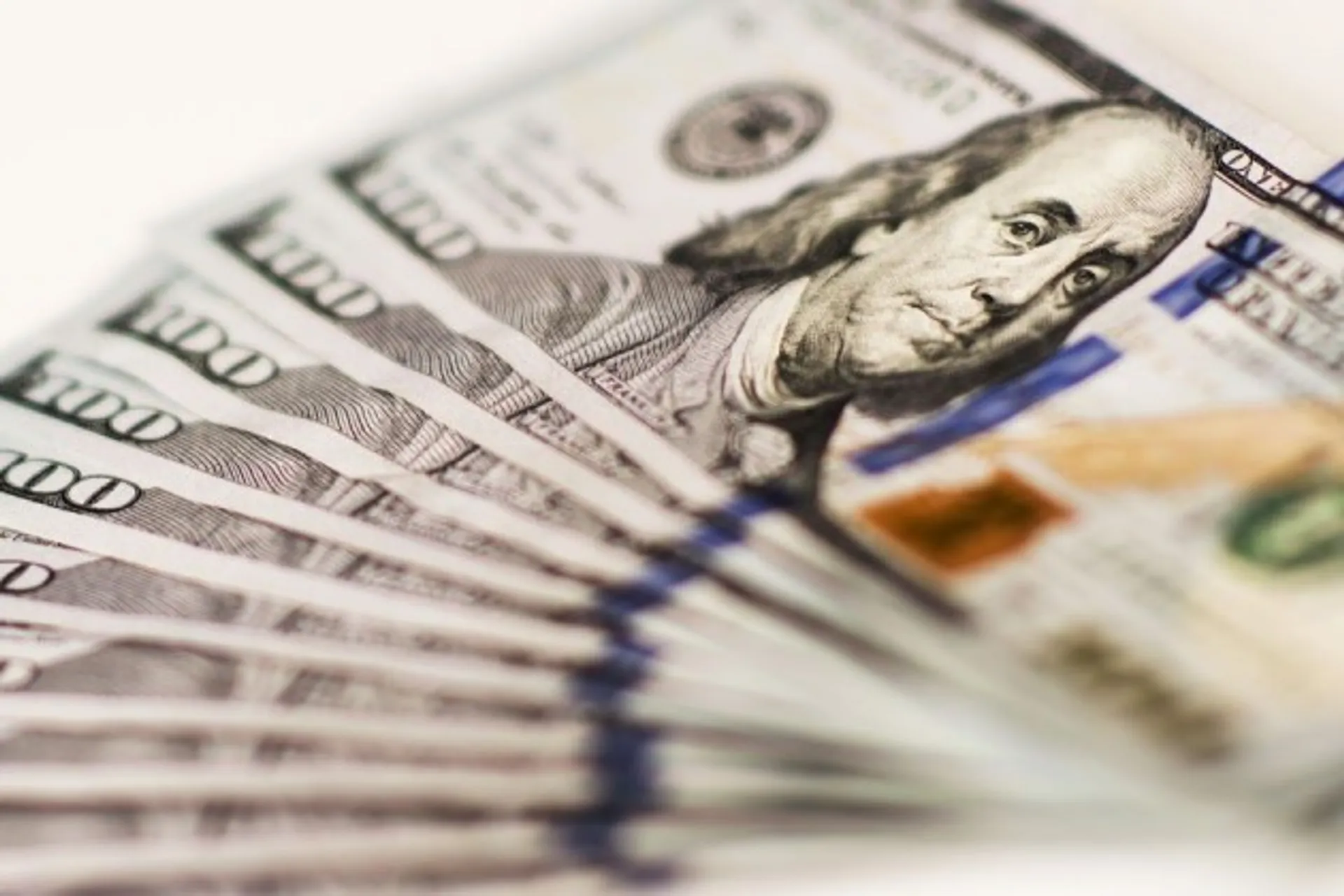 Капитал - Президент подписал закон о валютном контроле