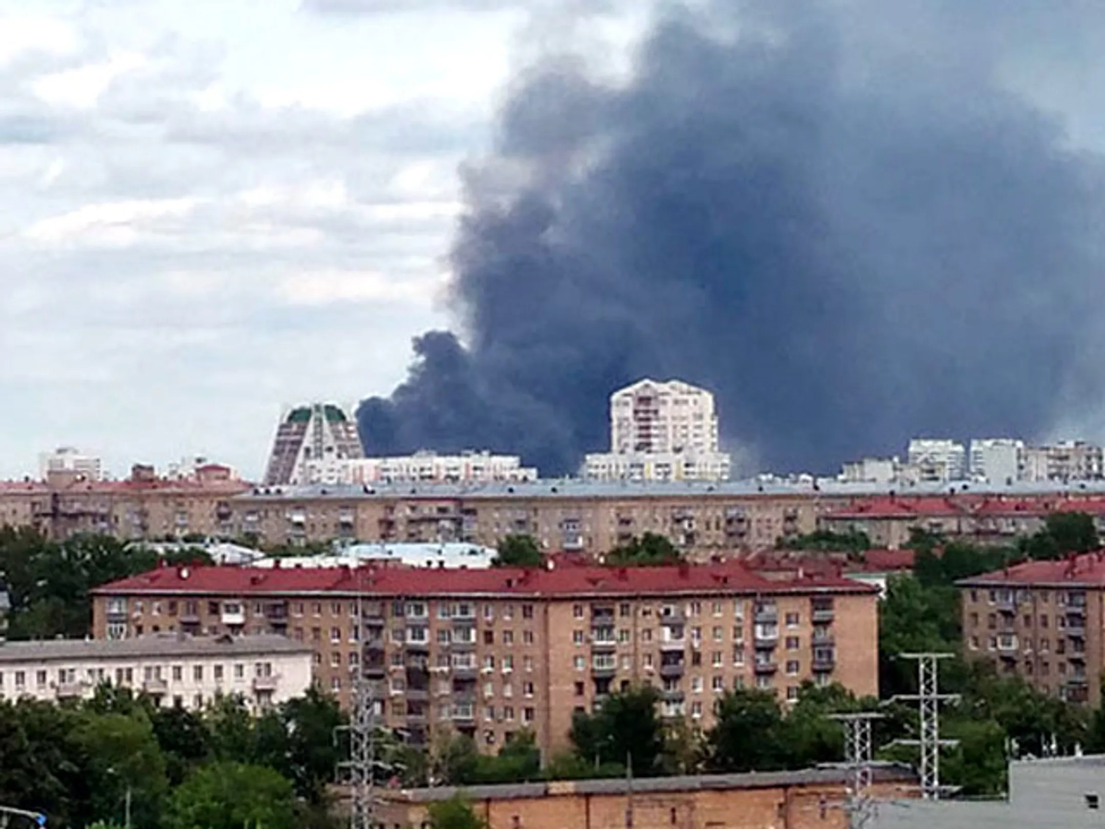 В Москве обрушилось здание бывшего завода ЗИЛ из-за пожара - Image Kapital.kz