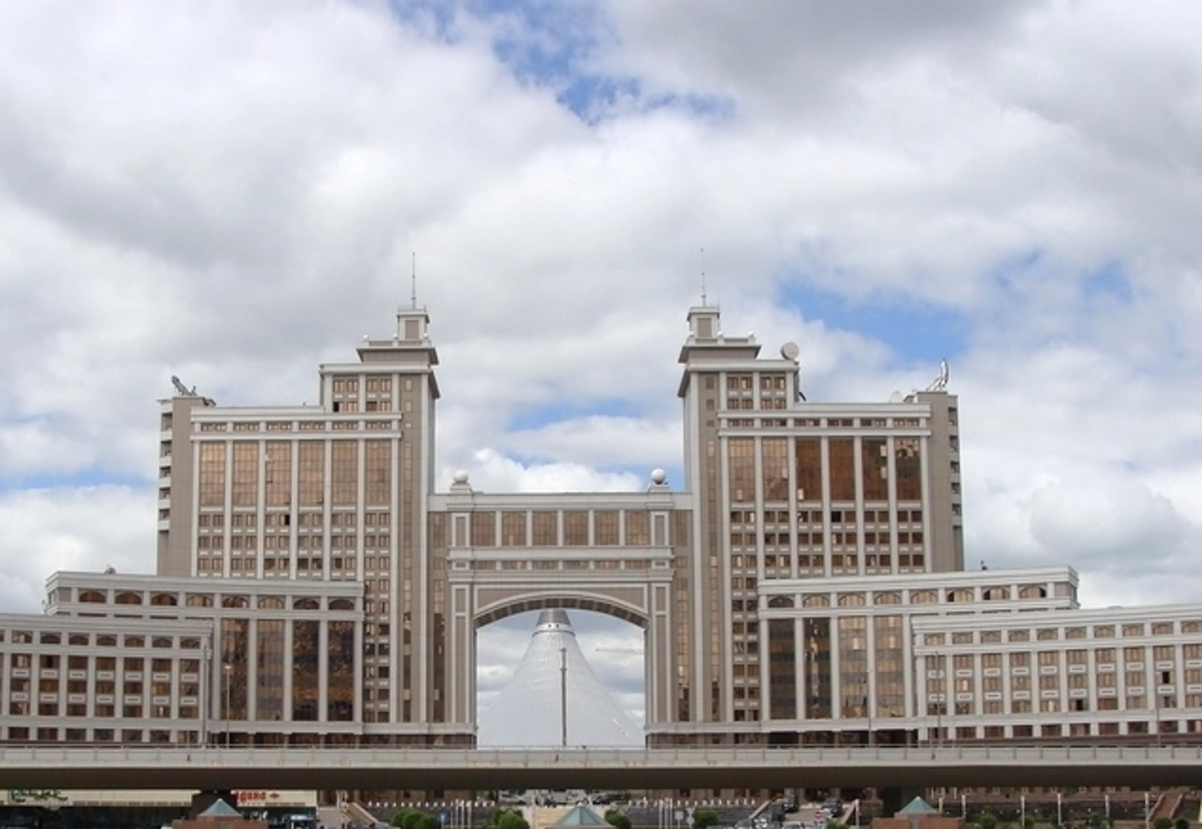 Капитал - КМГ до конца года продаст семь компаний