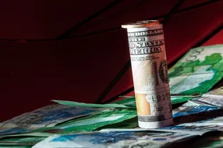 Капитал - Увеличится разница между курсом покупки и продажи валюты