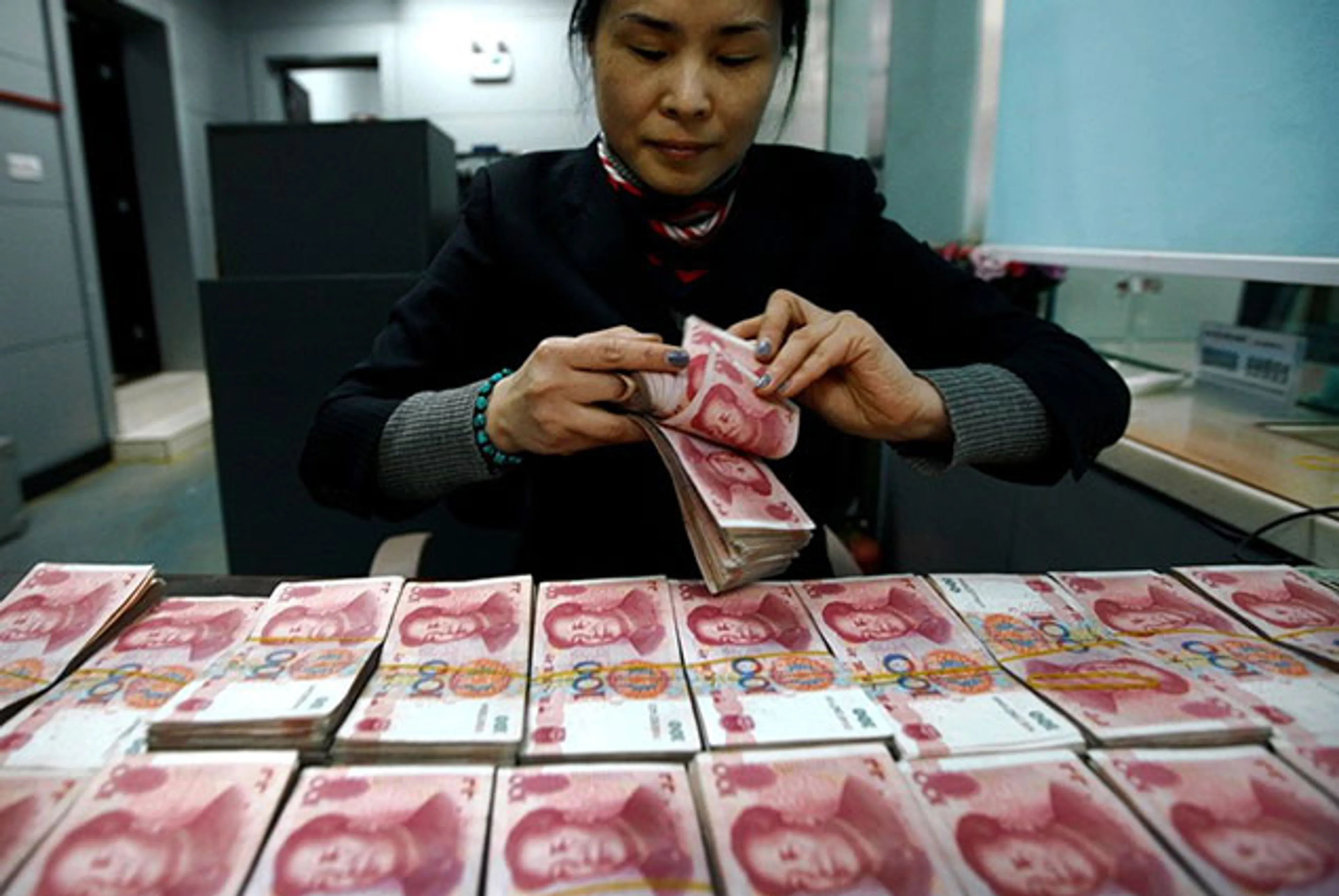 Капитал - ЦБ Китая проводит интервенции для поддержки юаня