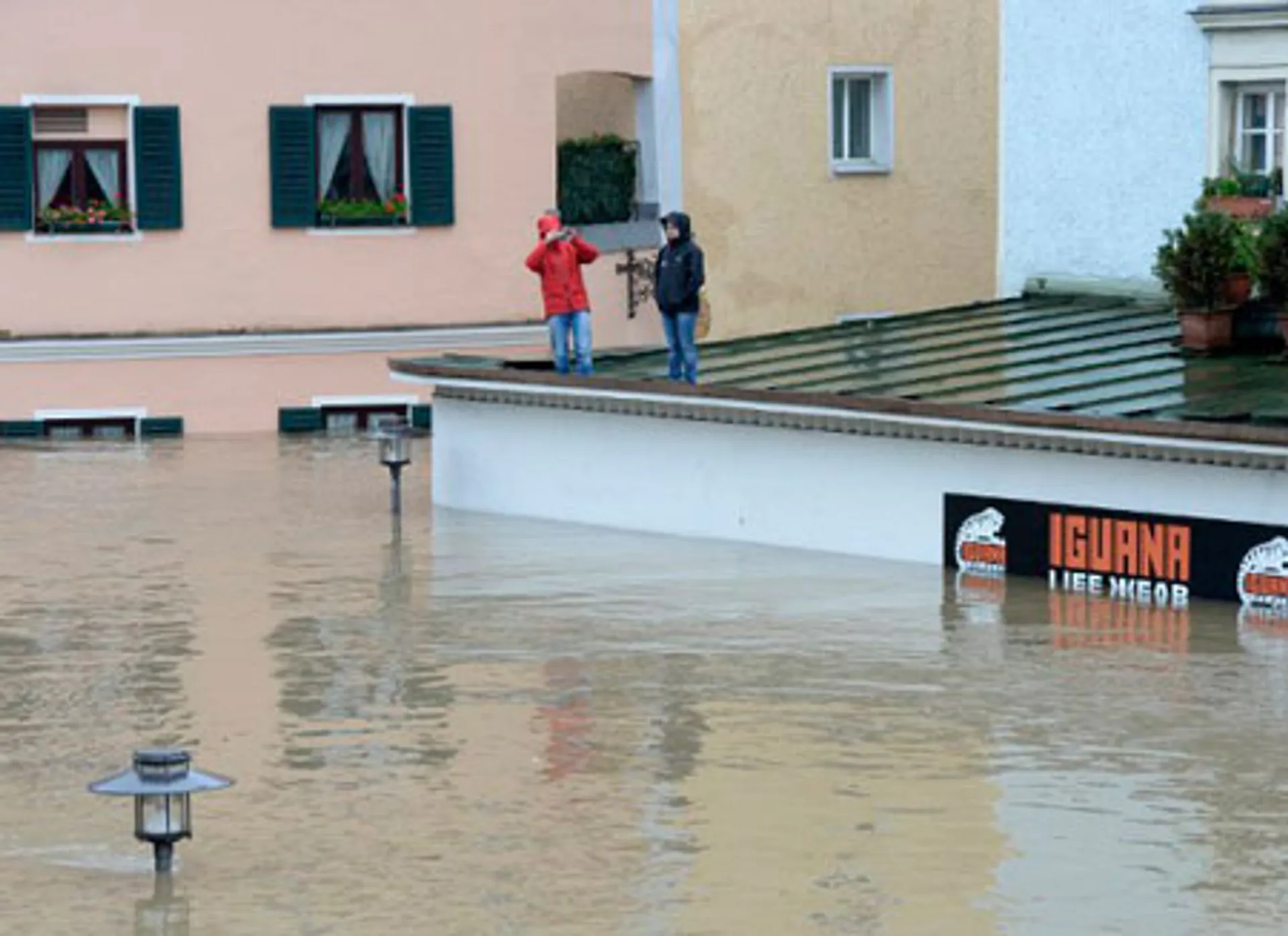 Капитал - Наводнение в Европе унесло жизни 12 человек