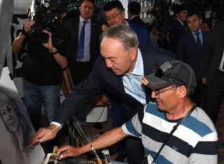 Капитал - Нурсултан Назарбаев осмотрел достопримечательности Астаны