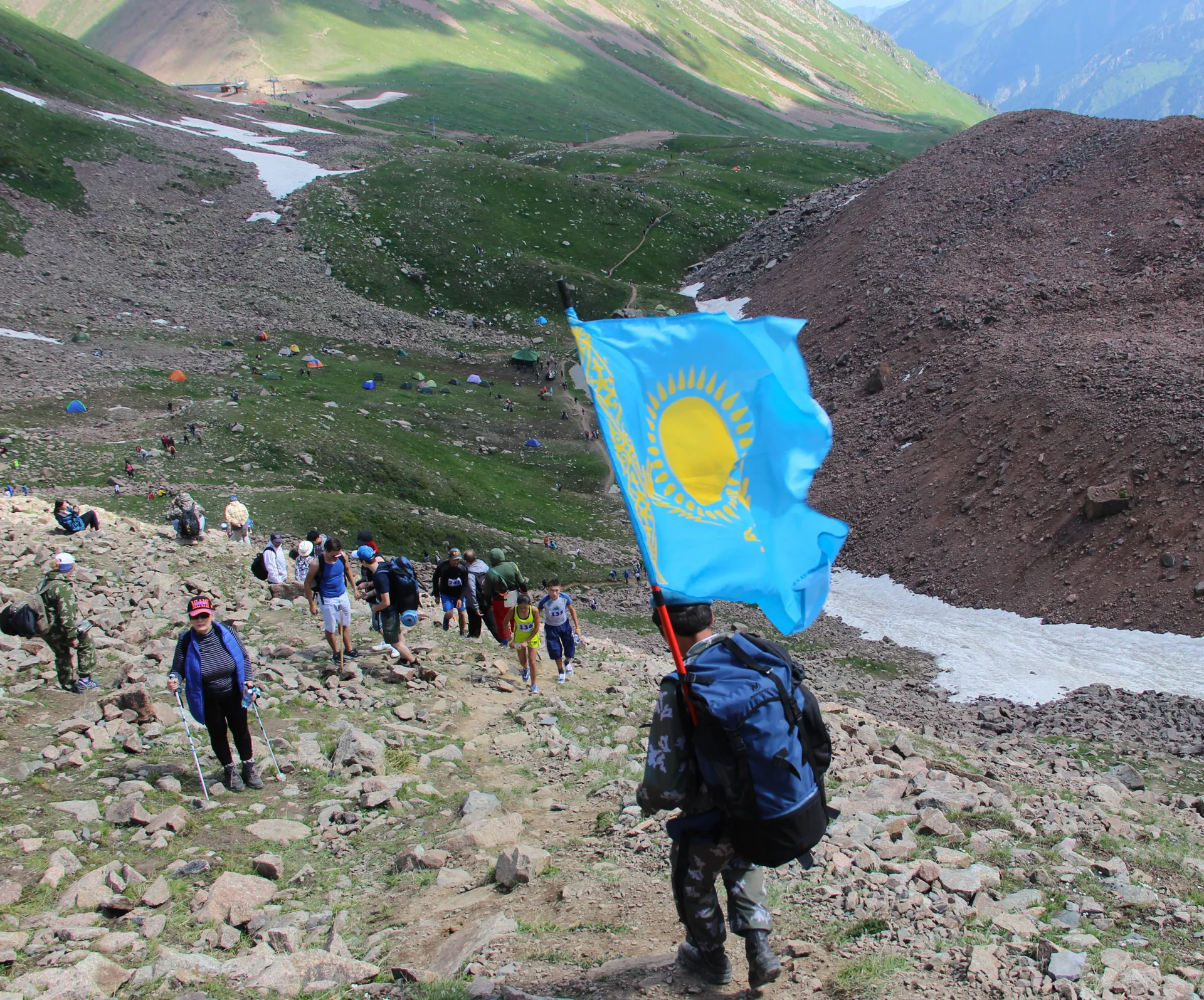 Капитал - Казахстанцы массово покорили пик Нурсултан