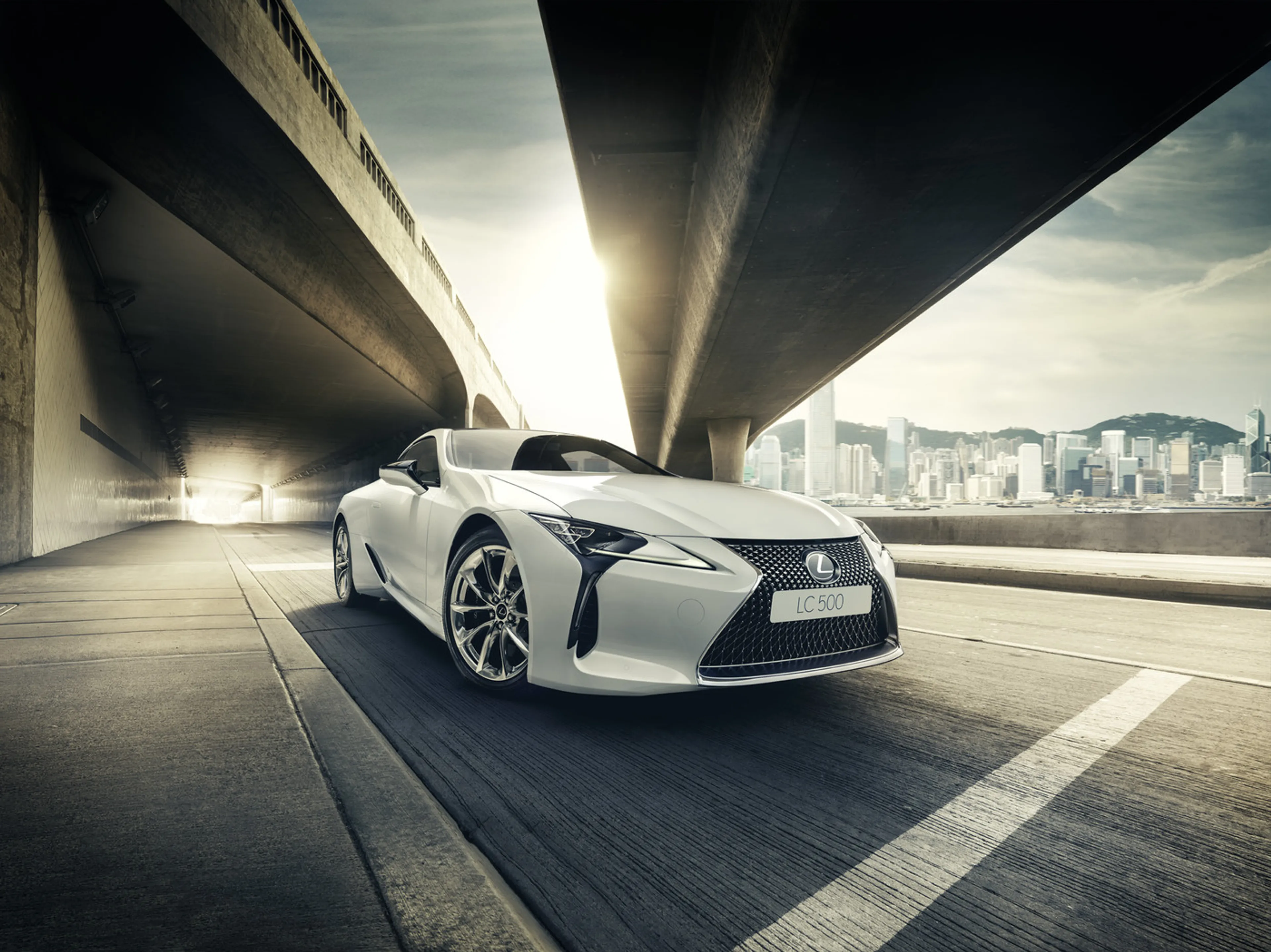 Капитал - Lexus начал принимать в РК предзаказы на спорткупе LC 500