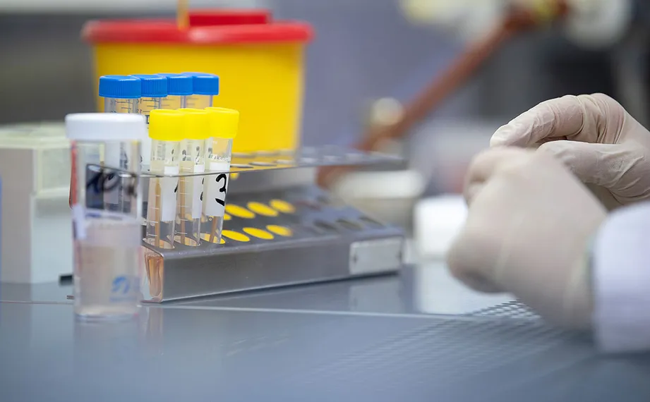 Капитал - Фонд Булата Утемуратова выделил 200 млн тенге на борьбу с коронавирусом