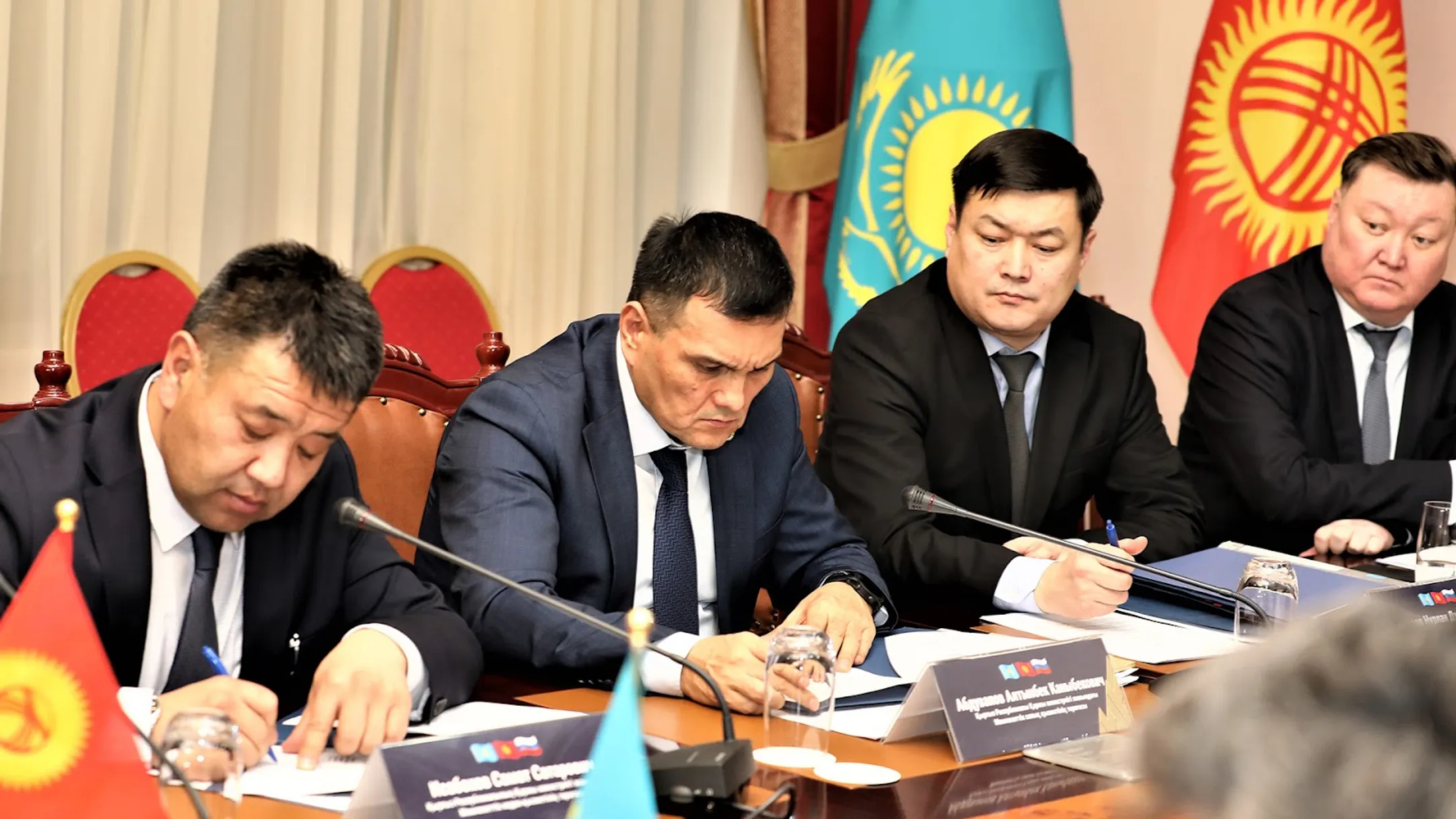 В ЕАЭС растет «серый» оборот китайских товаров - Бахыт Султанов - Image Kapital.kz