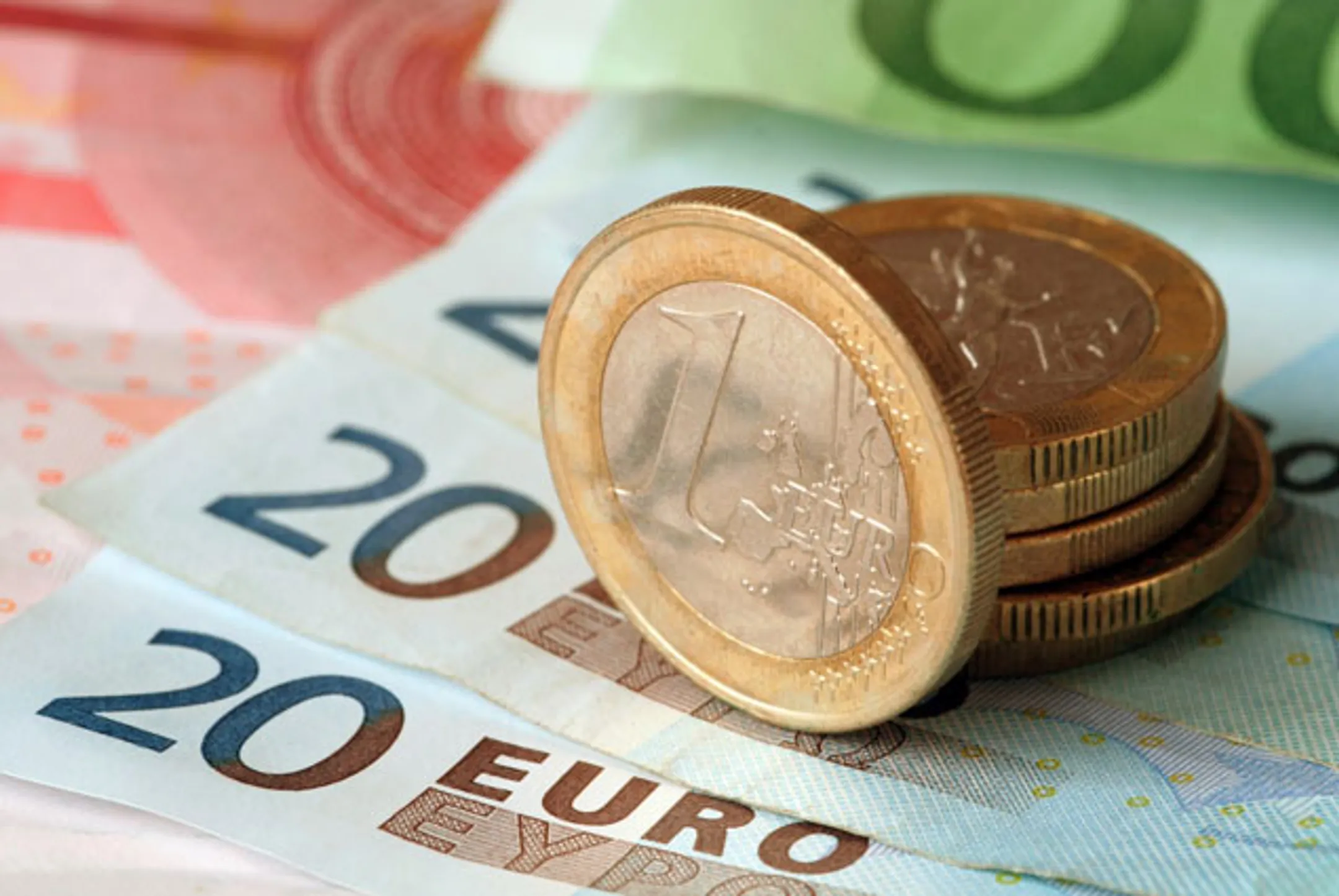 Премьер-министр Италии высказался за ослабление евро - Image Kapital.kz