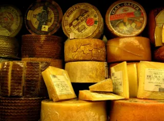 Капитал - Не попавший в Россию сыр раздадут датским бездомным
