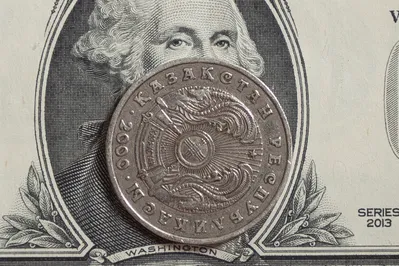 Тенге сдал позиции