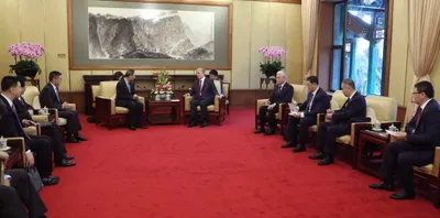 Президент встретился с членом Политбюро ЦК КПК Ян Цзечи