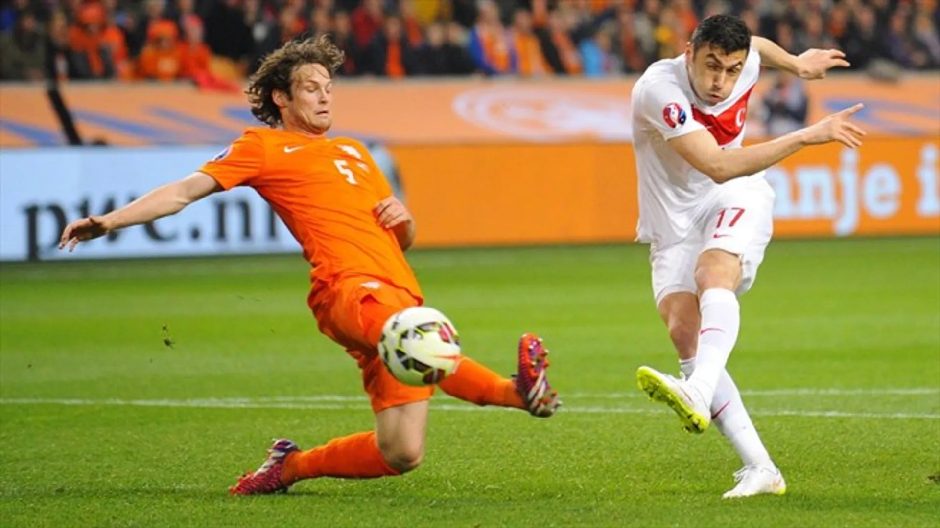 Капитал - Сборные Чехии и Голландии спаслись от поражений