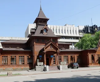 Музей имени Ыхласа открылся после ремонта