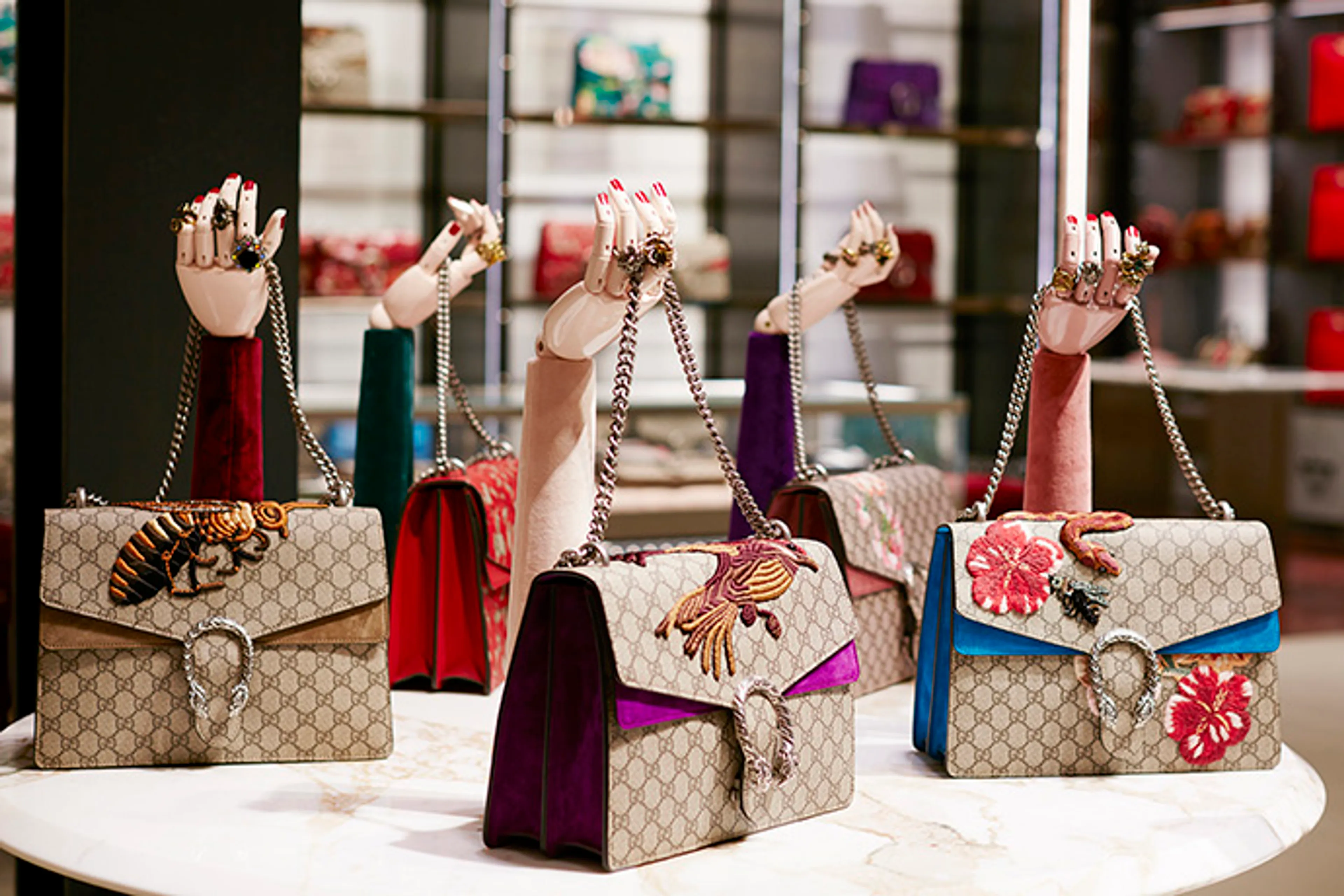 Капитал - В Лондоне стало выгодно покупать люксовые товары