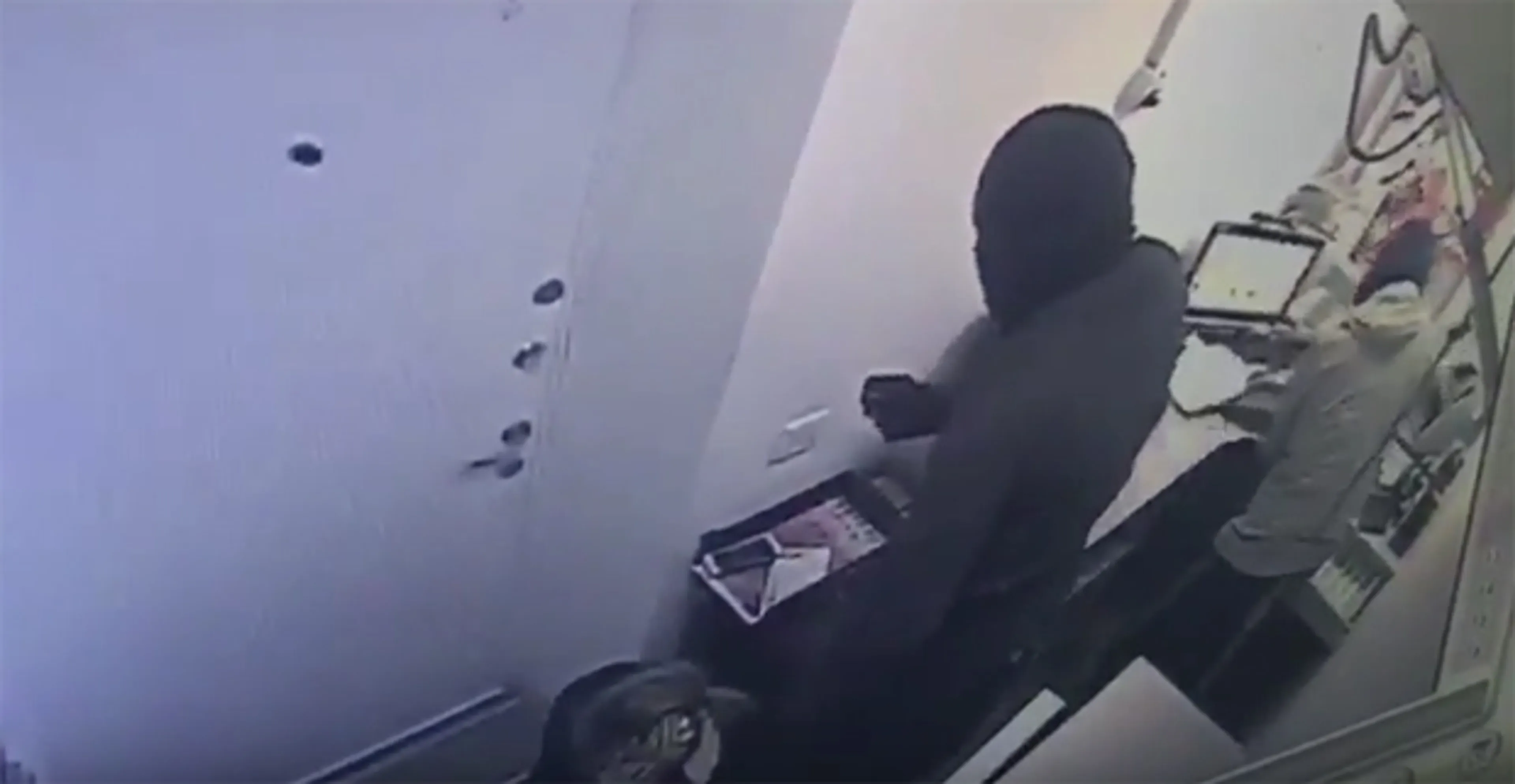 Капитал - В Алматинской области ограбили филиал Kaspi Bank