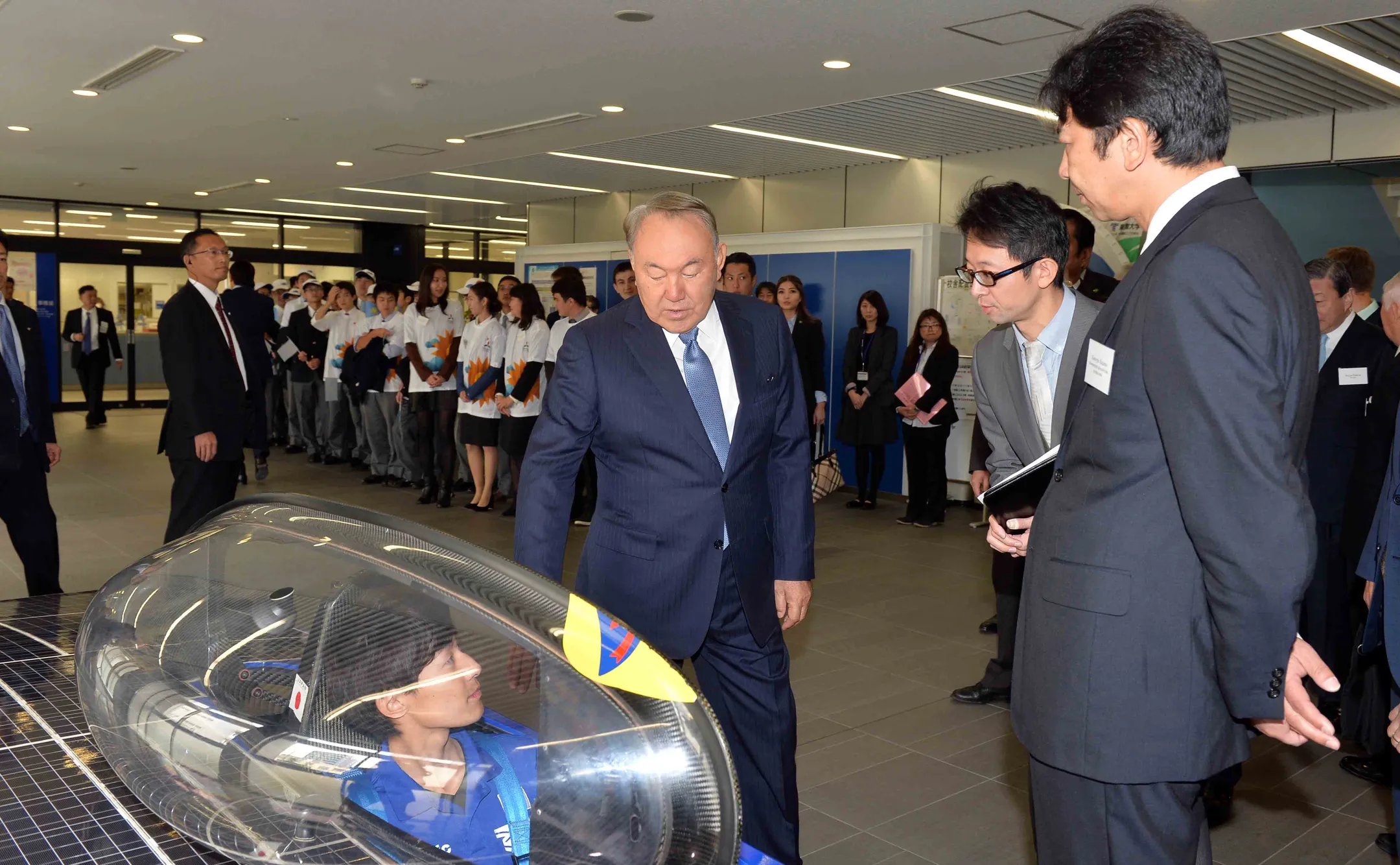 Нурсултану Назарбаеву продемонстрировали солнцемобиль - Image Kapital.kz