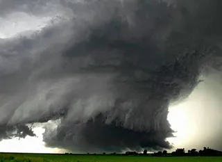 Капитал - 20 торнадо обрушились на США