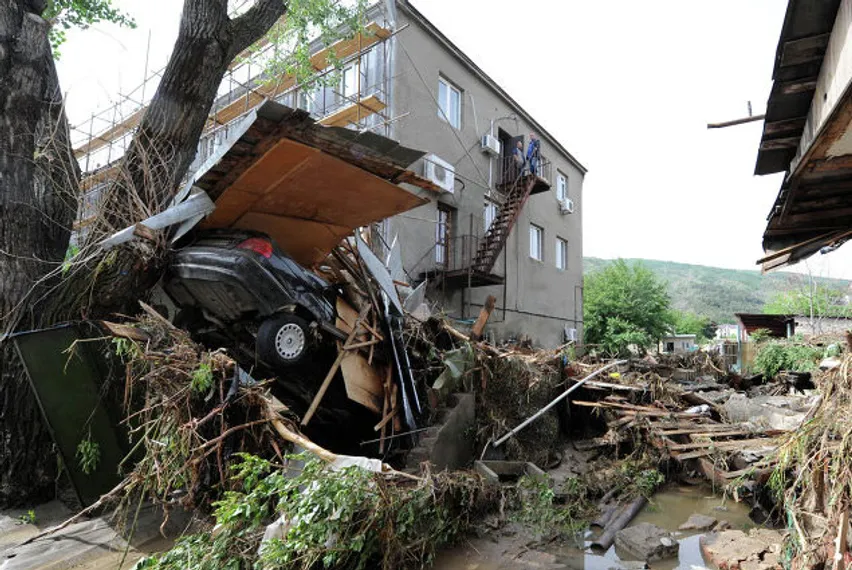 Капитал - Грузинские СМИ винят в наводнении Саакашвили