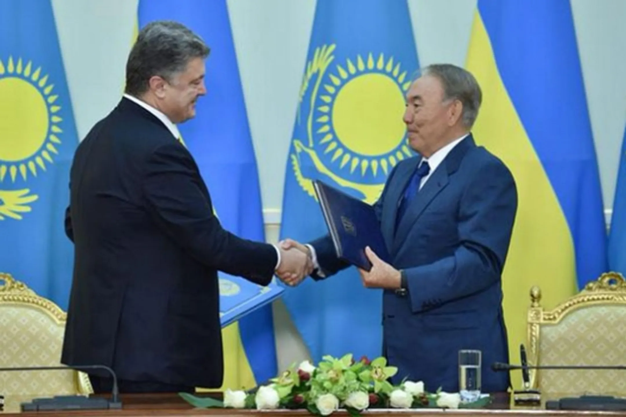Петр Порошенко пригласил Нурсултана Назарбаева в Украину - Image Kapital.kz