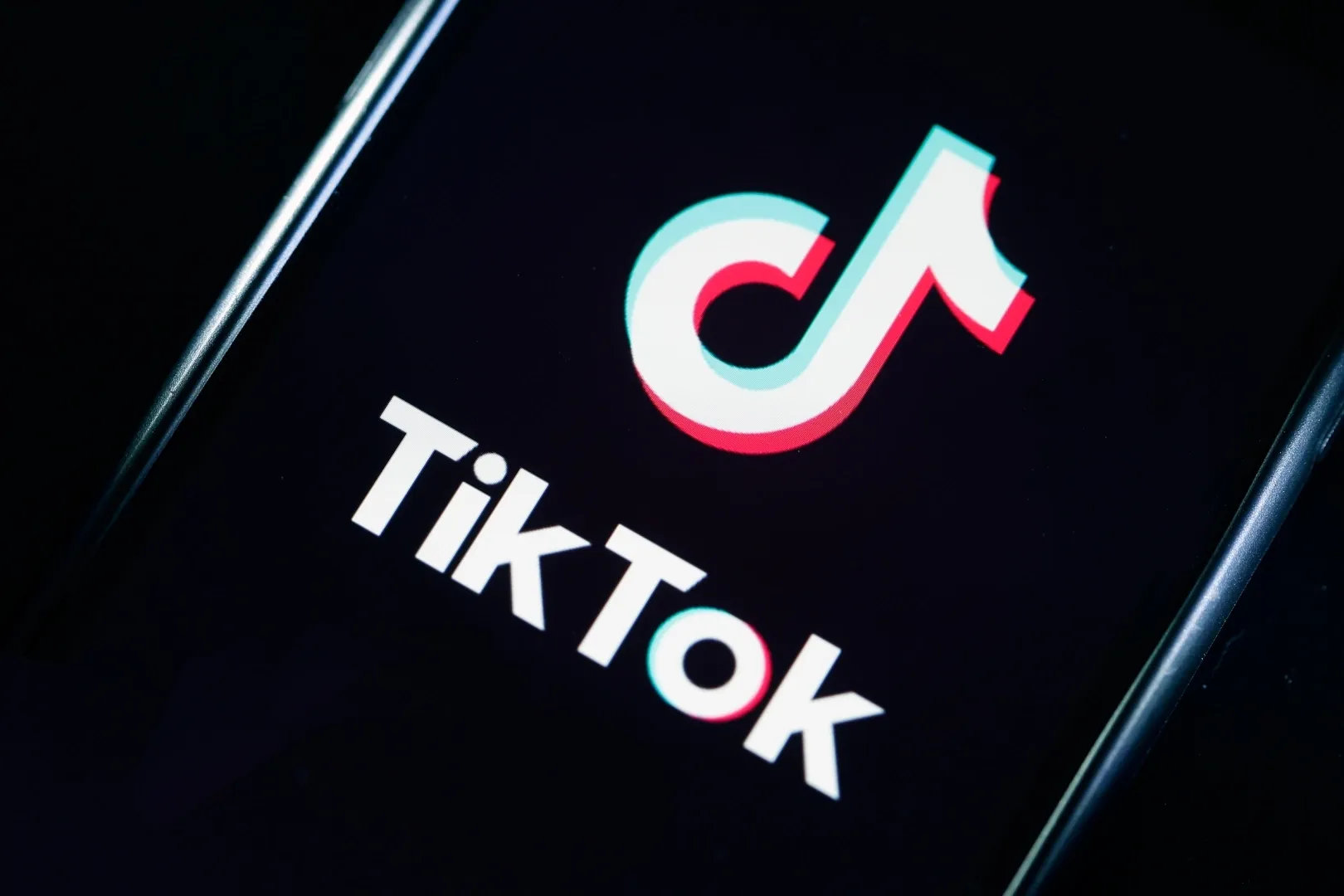 TikTok в 2024 году удалил в Казахстане более 6,5 млн видеороликов