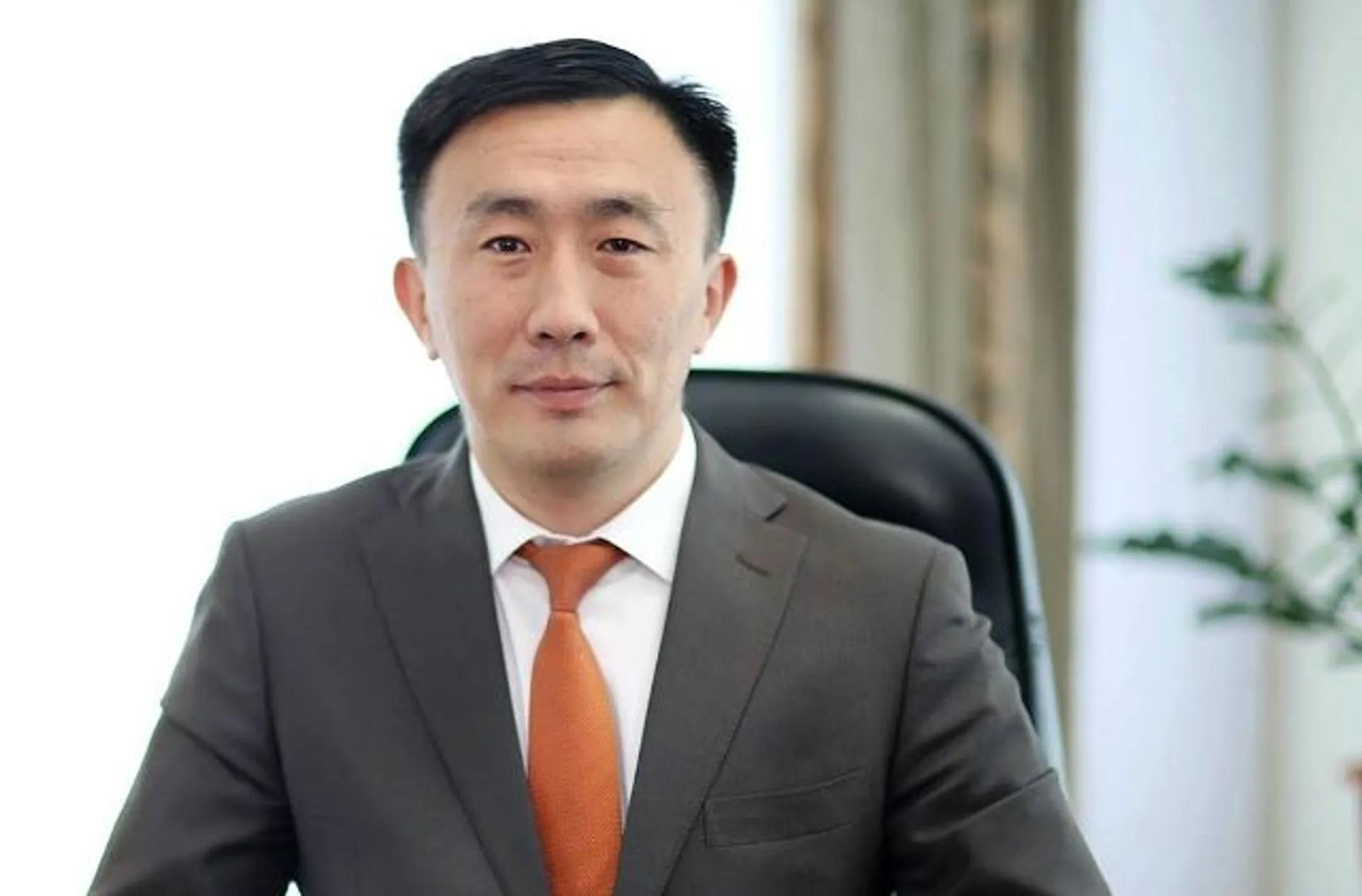 Источник фото: личная страница Мади Оспанова в facebook