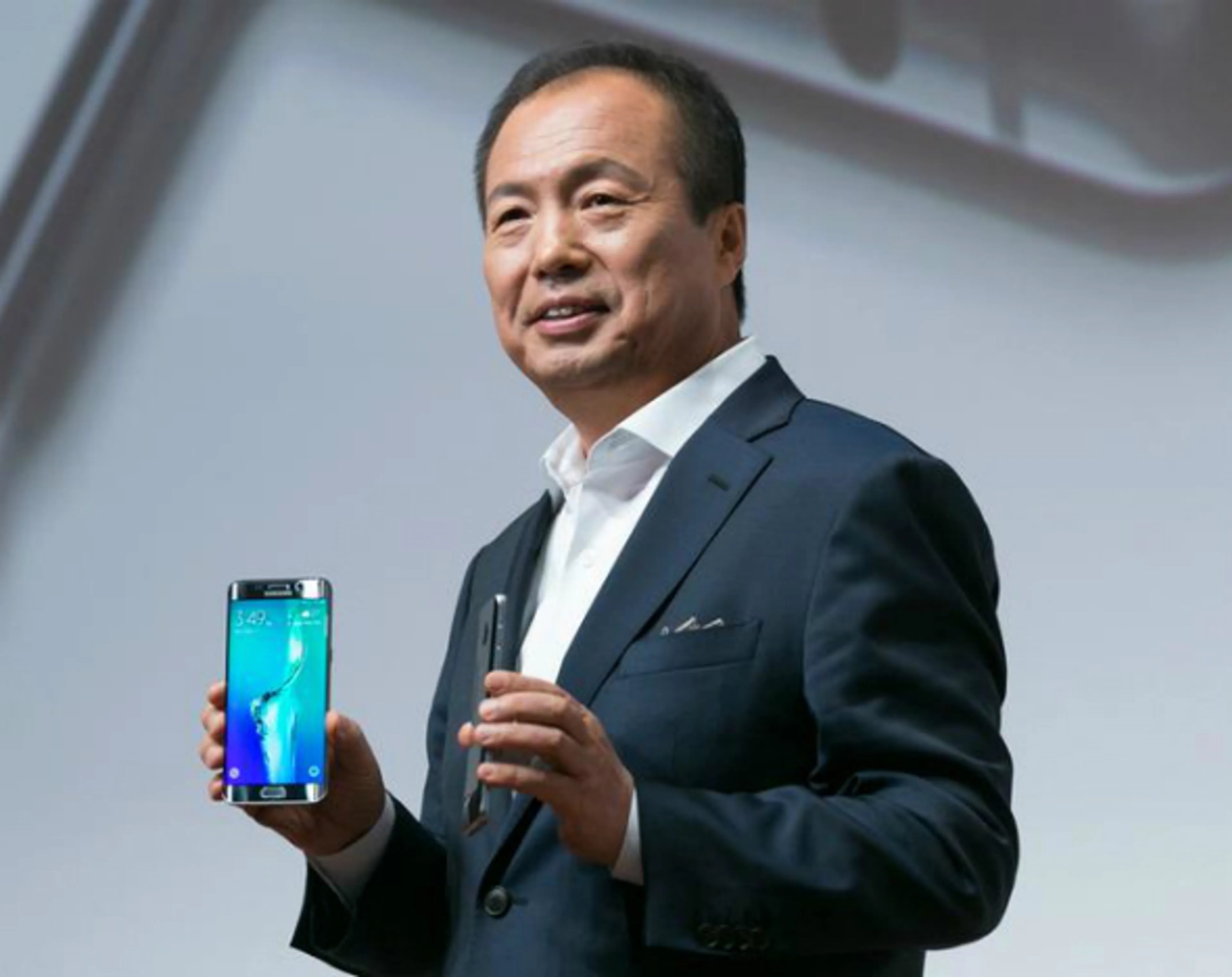 Капитал - Samsung представил два новых флагманских смартфона