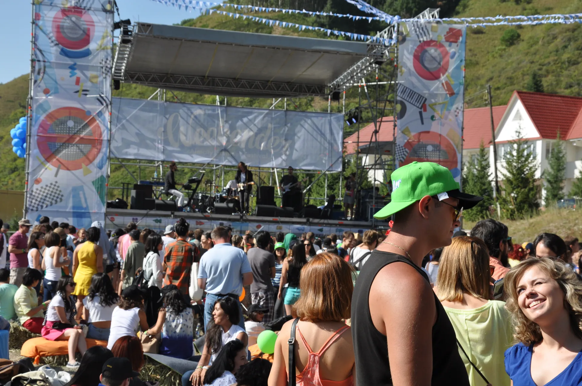 Капитал - Weekender – очки, шляпы и тату