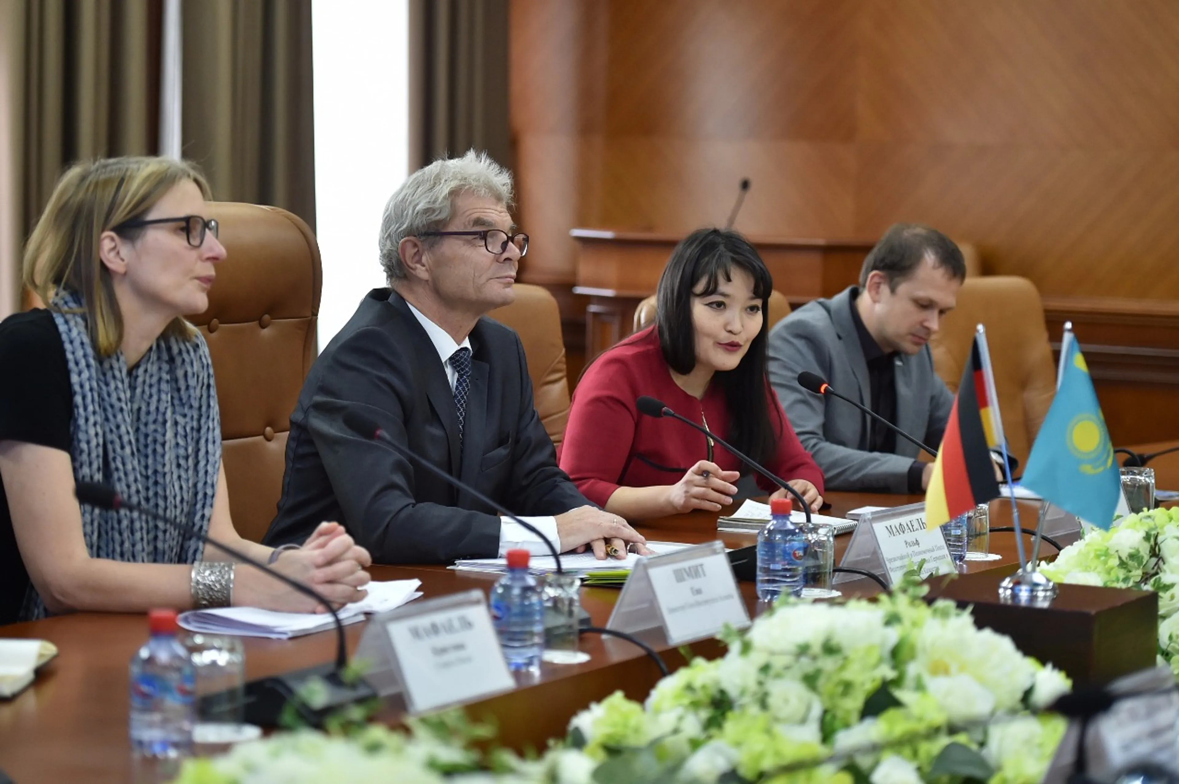 Капитал - ЮКО посетил чрезвычайный посол Германии